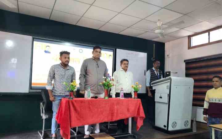 शासकीय औद्योगिक प्रशिक्षण संस्था आरमोरी येथे वीर बाल दिवस साजरा व गुणवंत विद्यार्थ्यांचा सन्मान